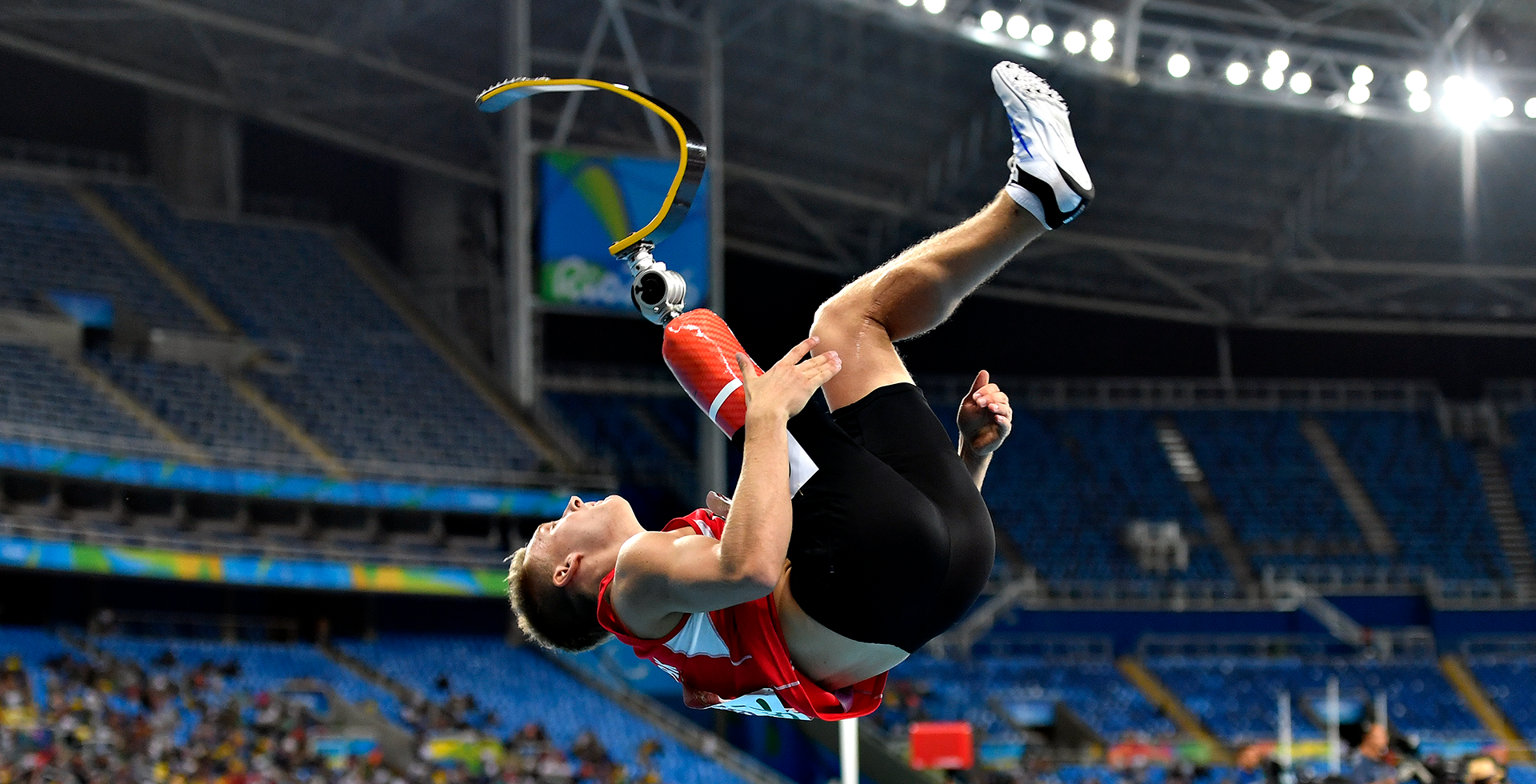 验球队的临 验球队的临